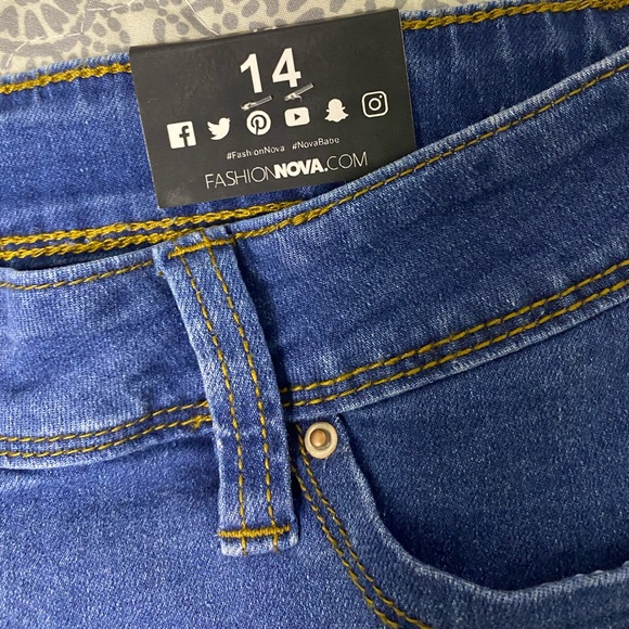 Fashion Nova Cuffed Shorts - Picture 5 of 9